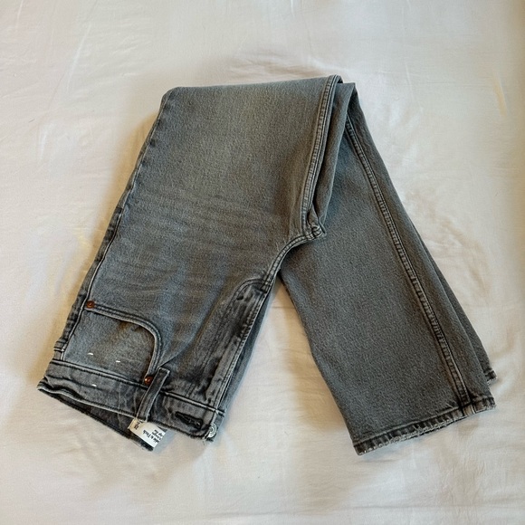 NWOT Abercrombie & Fitch Jeans 26/ 2 Short - Picture 1 of 3